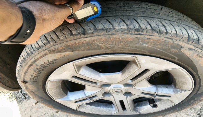 2021 Renault Kiger RXT AMT DUAL TONE, Petrol, Automatic, 23,129 km, tyre