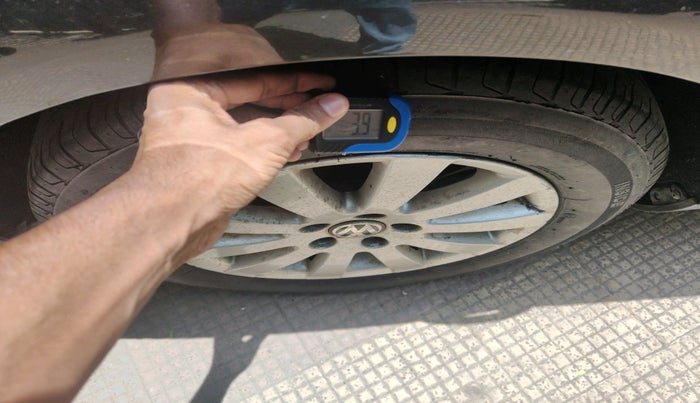 2010 Volkswagen Passat 1.8L TSI, Petrol, Manual, 57,088 km, tyre