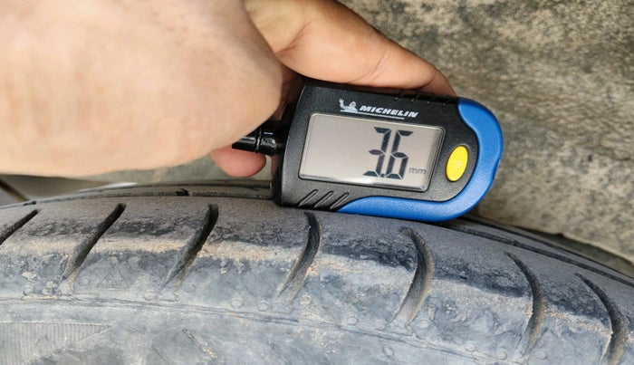 2011 Hyundai Santro Xing GL PLUS, CNG, Manual, 1,82,644 km, tyre