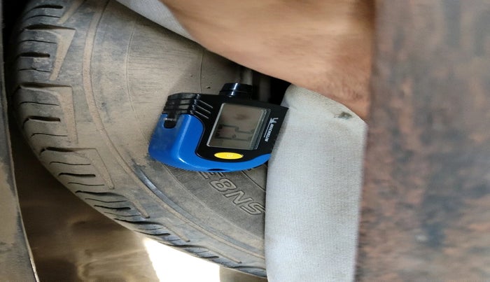 2011 Hyundai Santro Xing GL PLUS, CNG, Manual, 1,82,644 km, tyre