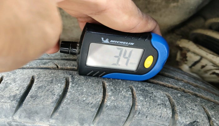 2011 Hyundai Santro Xing GL PLUS, CNG, Manual, 1,82,644 km, tyre