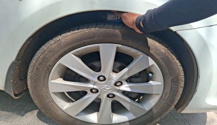 2012 Hyundai Verna FLUIDIC 1.6 VTVT SX, Petrol, Manual, 1,32,317 km, tyre