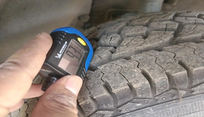 2016 Renault Duster 85 PS RXE DIESEL, Diesel, Manual, 1,40,718 km, tyre