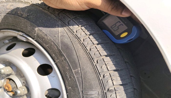 2014 Hyundai Eon D-LITE+, Petrol, Manual, 17,173 km, tyre