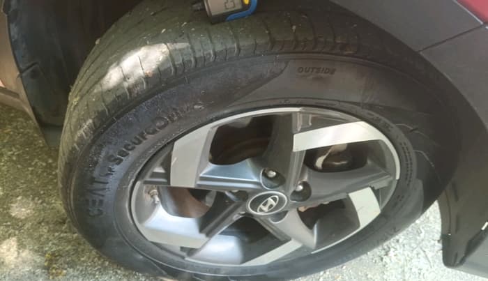 2020 Hyundai VENUE SX PLUS 1.0 TURBO DCT, Petrol, Automatic, 40,323 km, tyre