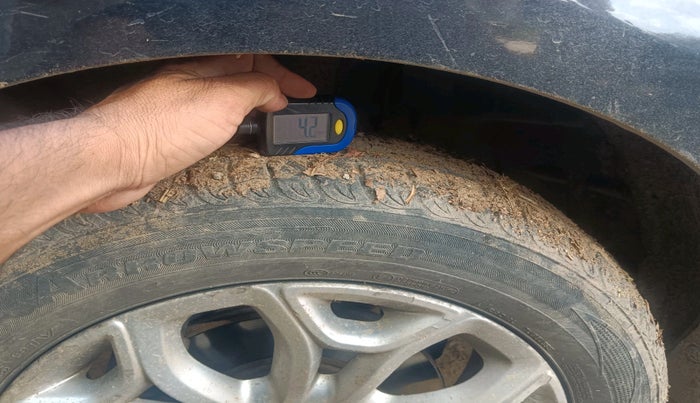 2014 Ford Ecosport TITANIUM 1.5L DIESEL, Diesel, Manual, 2,28,259 km, tyre