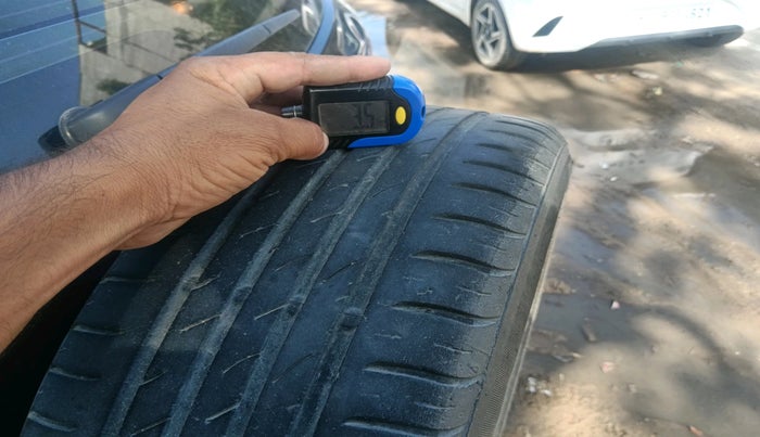 2014 Ford Ecosport TITANIUM 1.5L DIESEL, Diesel, Manual, 2,28,259 km, tyre