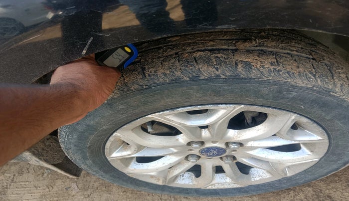 2014 Ford Ecosport TITANIUM 1.5L DIESEL, Diesel, Manual, 2,28,259 km, tyre