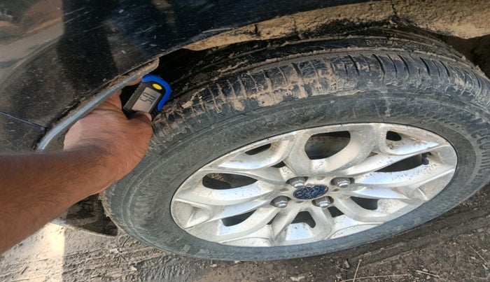 2014 Ford Ecosport TITANIUM 1.5L DIESEL, Diesel, Manual, 2,28,259 km, tyre