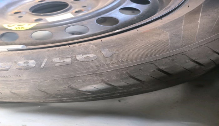 2021 Hyundai VENUE SX 1.0 TURBO, Petrol, Manual, 89,522 km, tyre