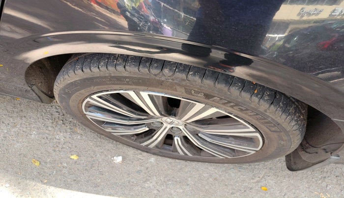 2022 Volvo S90 B5 INSCRIPTION, Petrol, Automatic, 98,168 km, tyre