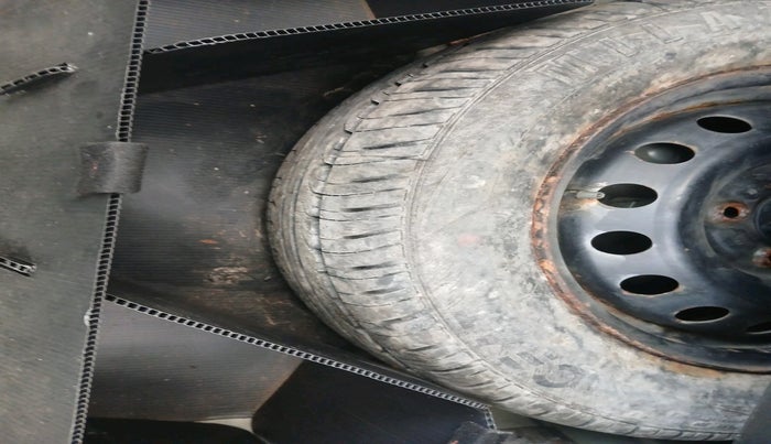 2011 Toyota Etios G, Petrol, Manual, 23,451 km, tyre