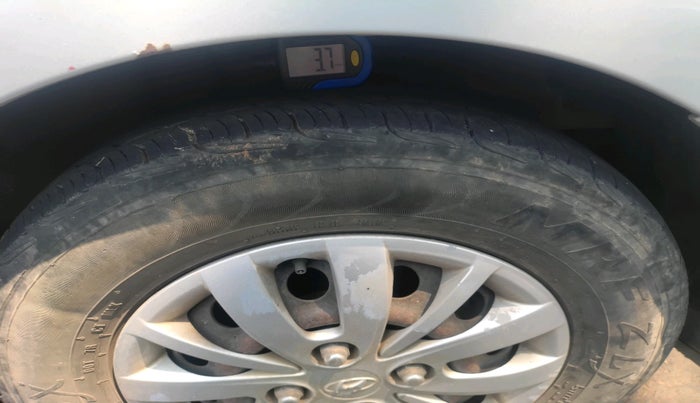 2013 Hyundai i10 SPORTZ 1.2, Petrol, Manual, 77,769 km, tyre