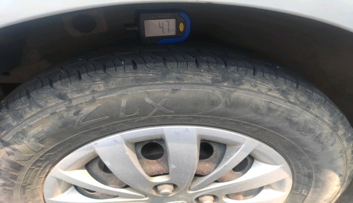 2013 Hyundai i10 SPORTZ 1.2, Petrol, Manual, 77,769 km, tyre