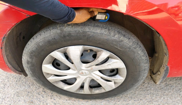 2022 Maruti Swift VXI, Petrol, Manual, 1,00,749 km, tyre