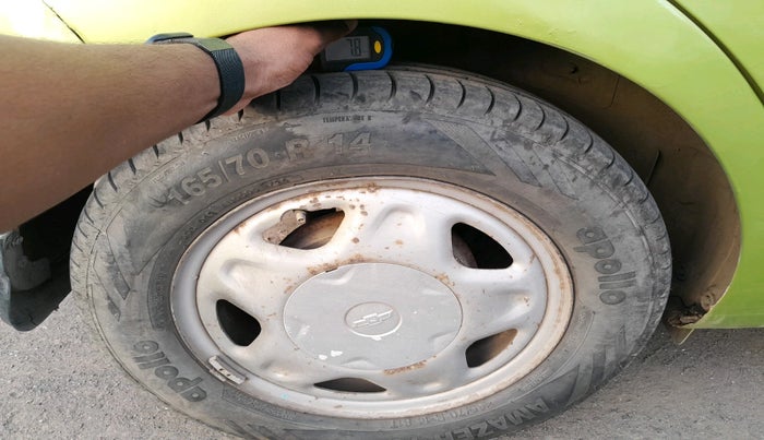 2011 Chevrolet Beat LT PETROL, CNG, Manual, 93,139 km, tyre