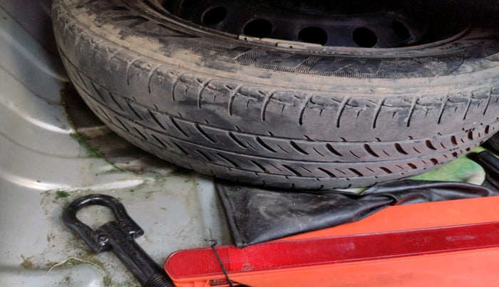 2011 Toyota Etios G, Petrol, Manual, 45,237 km, tyre