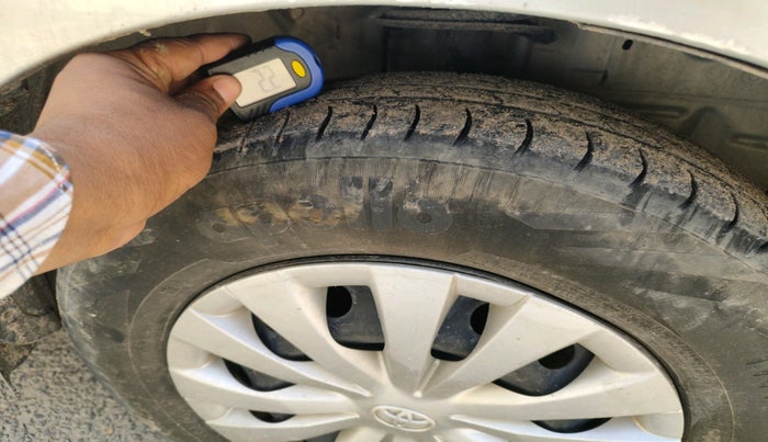 2011 Toyota Etios G, Petrol, Manual, 45,237 km, tyre