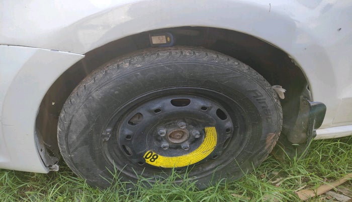 2014 Volkswagen Polo COMFORTLINE 1.2L PETROL, Petrol, Manual, 48,307 km, tyre