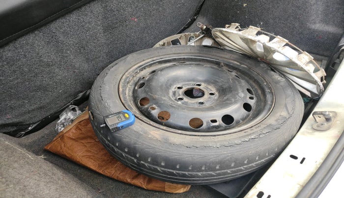 2014 Volkswagen Polo COMFORTLINE 1.2L PETROL, Petrol, Manual, 48,307 km, tyre