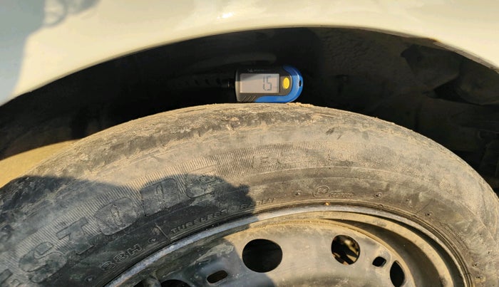 2014 Volkswagen Polo COMFORTLINE 1.2L PETROL, Petrol, Manual, 48,307 km, tyre