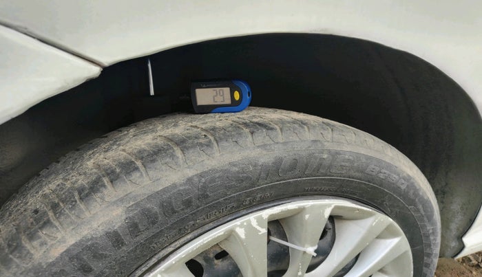 2014 Volkswagen Polo COMFORTLINE 1.2L PETROL, Petrol, Manual, 48,307 km, tyre