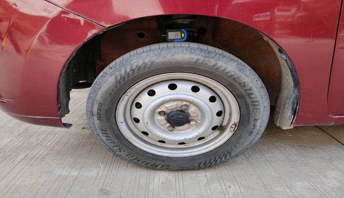 2011 Maruti Wagon R 1.0 LXI, Petrol, Manual, 1,06,517 km, tyre