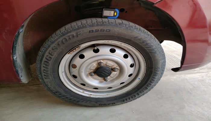 2011 Maruti Wagon R 1.0 LXI, Petrol, Manual, 1,06,517 km, tyre