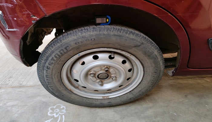 2011 Maruti Wagon R 1.0 LXI, Petrol, Manual, 1,06,517 km, tyre