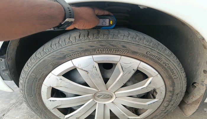 2017 Mahindra E20 Plus P6, Electric, Automatic, 47,097 km, tyre