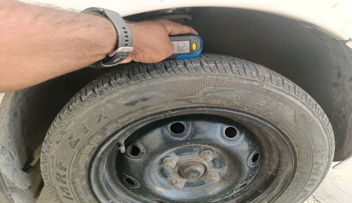 2017 Mahindra E20 Plus P6, Electric, Automatic, 47,097 km, tyre