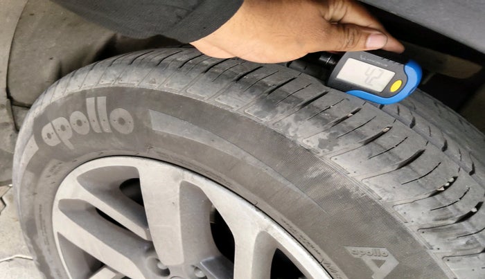 2021 Tata Harrier XZA PLUS 2.0L DUAL TONE, Diesel, Automatic, 57,385 km, tyre