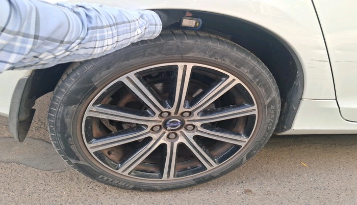 2015 Volvo S60 SUMMUM D5, Diesel, Automatic, 81,613 km, tyre