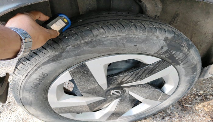 2024 Nissan MAGNITE XL, Petrol, Manual, 21,860 km, tyre