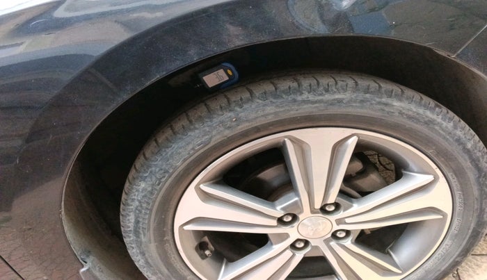 2018 Hyundai Verna 1.6 VTVT SX, Petrol, Manual, 65,206 km, tyre