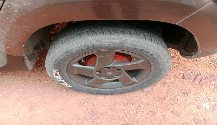 2015 Renault Duster 85 PS RXL DIESEL, Diesel, Manual, 97,871 km, tyre