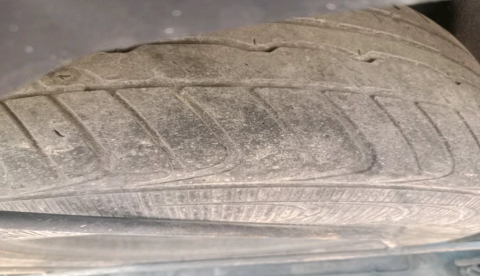 2015 Renault Duster 85 PS RXL DIESEL, Diesel, Manual, 97,871 km, tyre