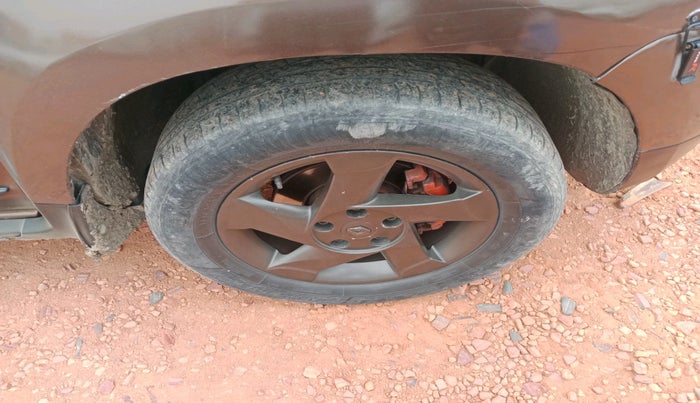 2015 Renault Duster 85 PS RXL DIESEL, Diesel, Manual, 97,871 km, tyre