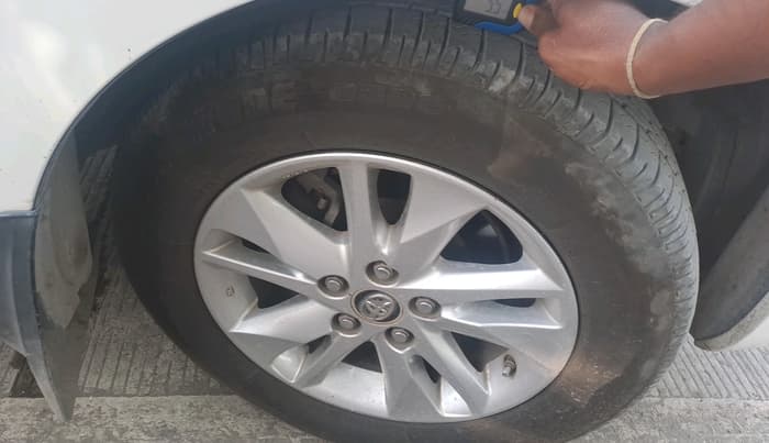 2019 Toyota Innova Crysta 2.8 GX AT 7 STR, Diesel, Automatic, 98,989 km, tyre