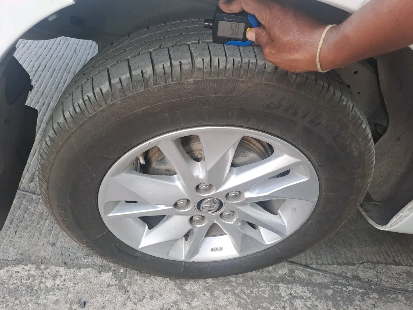 2019 Toyota Innova Crysta 2.8 GX AT 7 STR, Diesel, Automatic, 98,989 km, tyre