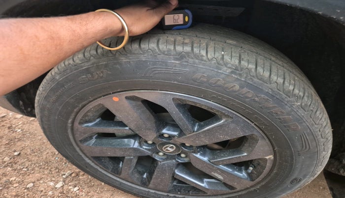 2021 Tata Safari XZA PLUS, Diesel, Automatic, 1,00,412 km, tyre