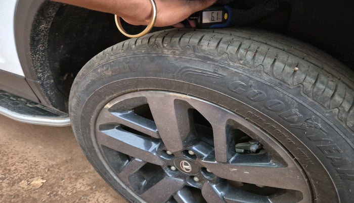 2021 Tata Safari XZA PLUS, Diesel, Automatic, 1,00,412 km, tyre