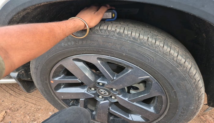 2021 Tata Safari XZA PLUS, Diesel, Automatic, 1,00,412 km, tyre