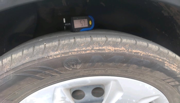 2016 Hyundai Creta BASE 1.4 DIESEL, Diesel, Manual, 2,28,628 km, tyre