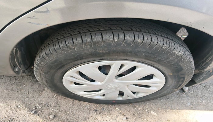 2015 Maruti Swift VXI, Petrol, Manual, 79,246 km, tyre