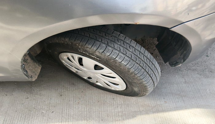 2015 Maruti Swift VXI, Petrol, Manual, 79,246 km, tyre