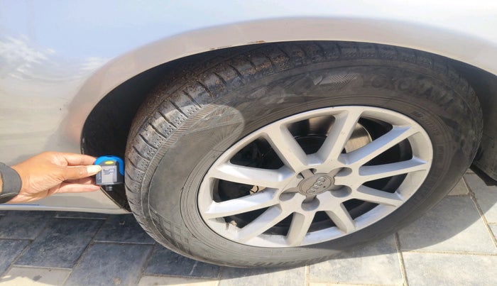 2014 Audi A4 2.0 TDI PREMIUM PLUS, Diesel, Automatic, 98,187 km, tyre