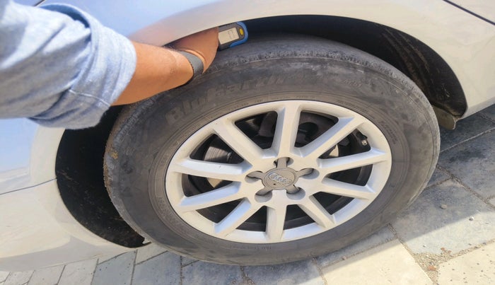 2014 Audi A4 2.0 TDI PREMIUM PLUS, Diesel, Automatic, 98,187 km, tyre