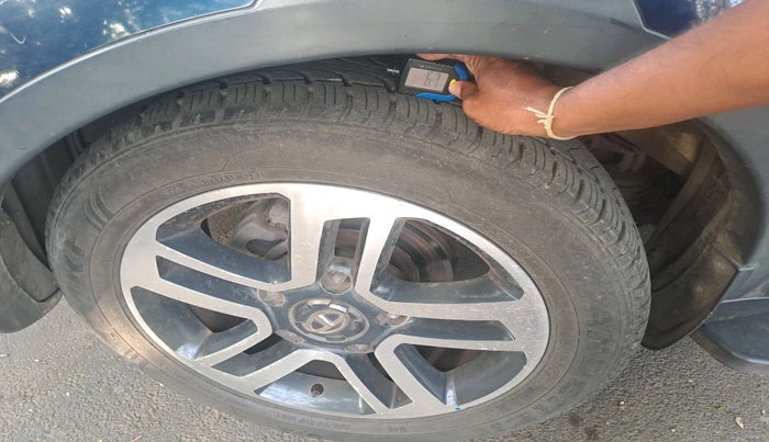 2017 Tata Hexa XTA 4X2 7 STR, Diesel, Automatic, 91,298 km, tyre