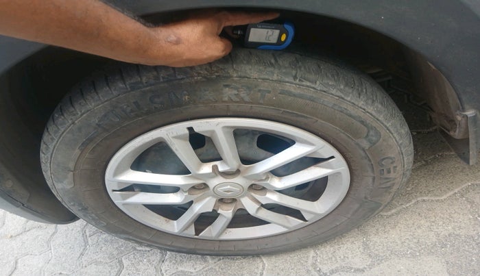 2022 Renault TRIBER RXT AMT, Petrol, Automatic, 35,863 km, tyre